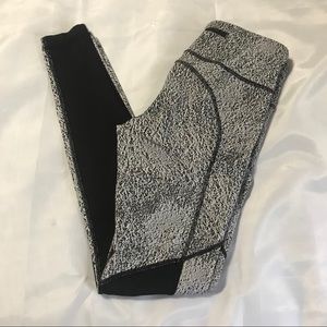 Lululemon Size 6 Athletic Workout Pants